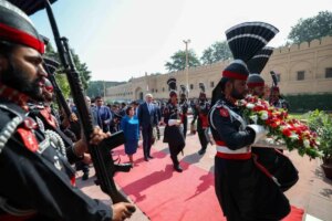 tbmm baskani numan kurtulmus pakistanda ikbalin kabrini ziyaret etti cK7L6QTQ.jpg